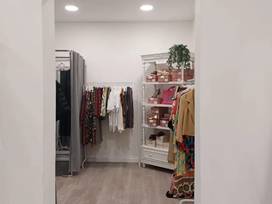 Immagine 8 di Negozio in affitto  a Piove Di Sacco