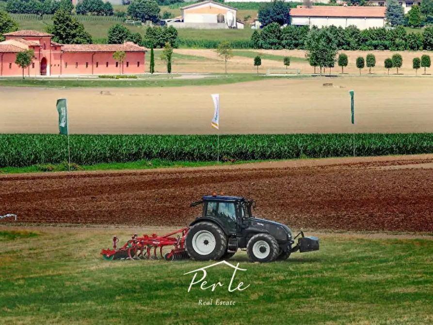 Immagine 1 di Terreno in vendita  in Via Achille Grandi a Castellucchio