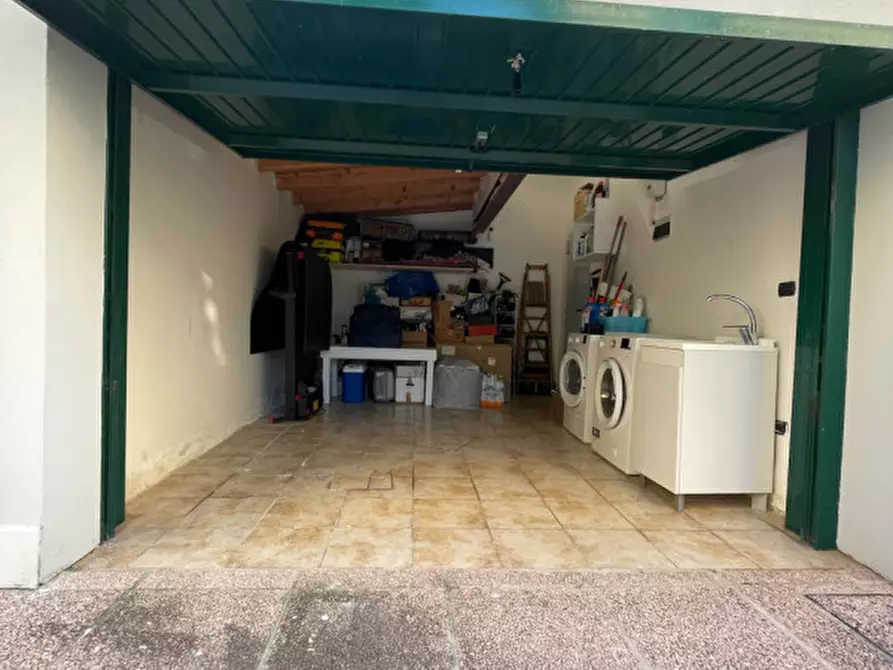 Immagine 10 di Villetta a schiera in vendita  in Via seravalle a Venezia