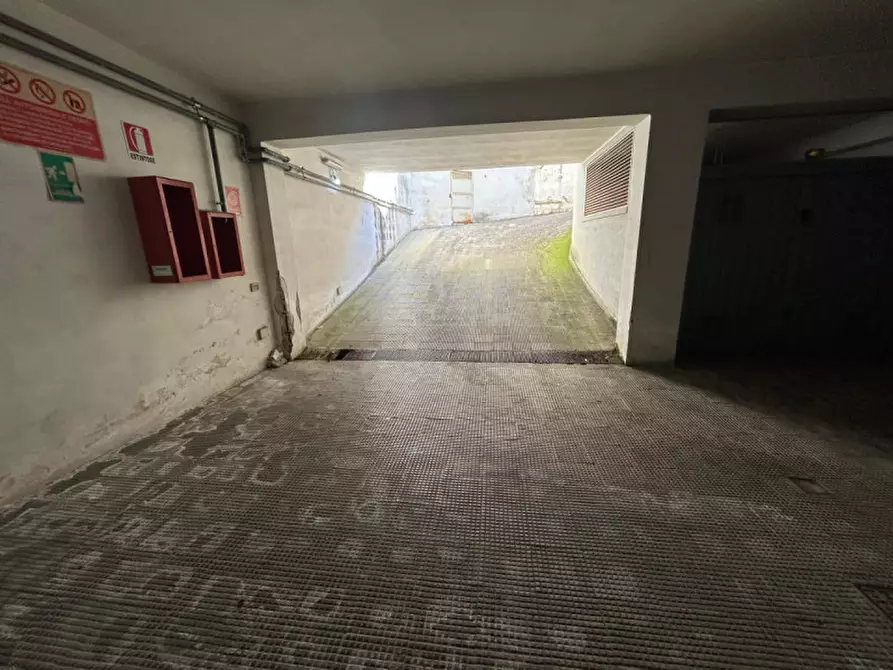 Immagine 12 di Garage in vendita  in Viale Japigia 39 a Lecce
