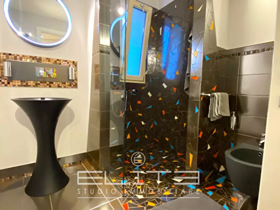 Immagine 18 di Appartamento in vendita  in Via Santa Margherita a Ancona