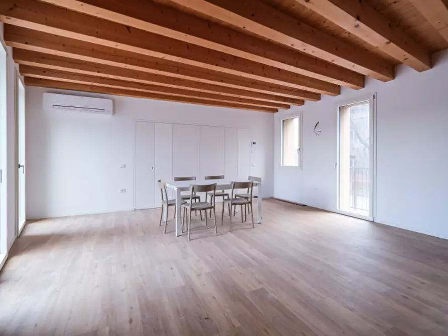 Immagine 2 di Appartamento in affitto  in Piazzale Giuseppe Giusti 6 a Vicenza