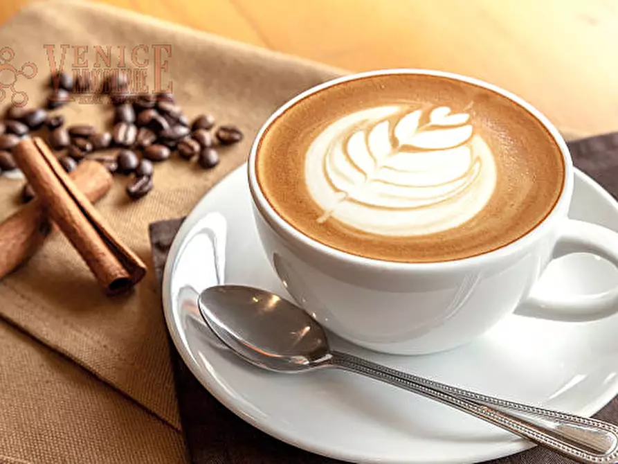 Immagine 5 di Attività commerciale in vendita  a Venezia