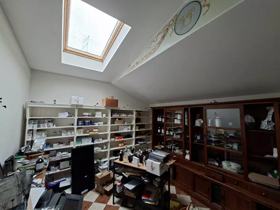 Immagine 6 di Negozio in affitto  in Via cesare battisti a Mira