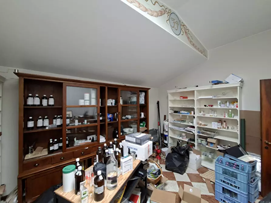 Immagine 11 di Negozio in affitto  in Via cesare battisti a Mira