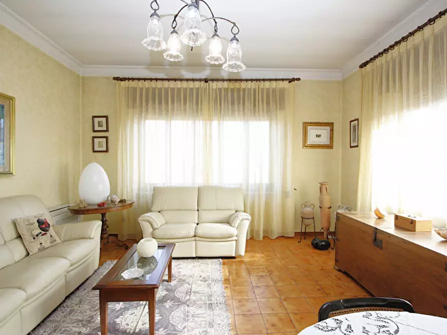 Immagine 1 di Casa indipendente in vendita  in Via Pisa a Parabita