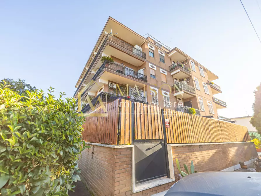 Immagine 44 di Appartamento in vendita  in Via Niobe a Roma