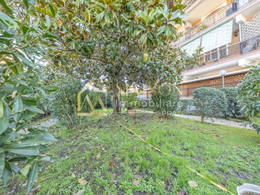 Immagine 46 di Appartamento in vendita  in Via Niobe a Roma