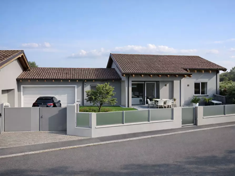 Immagine 2 di Villa in vendita  in via cattaneo a Montichiari