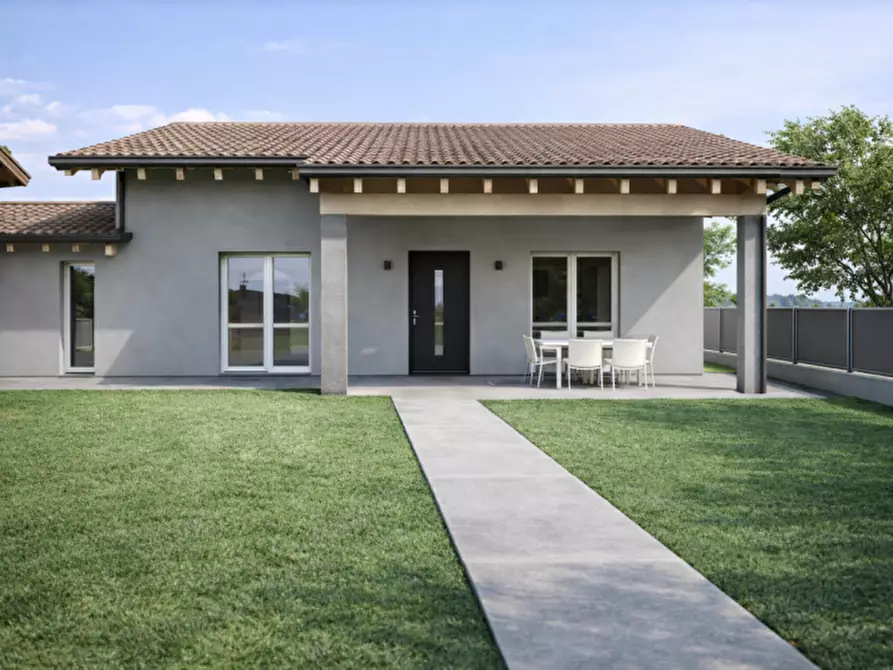 Immagine 4 di Villa in vendita  in via cattaneo a Montichiari