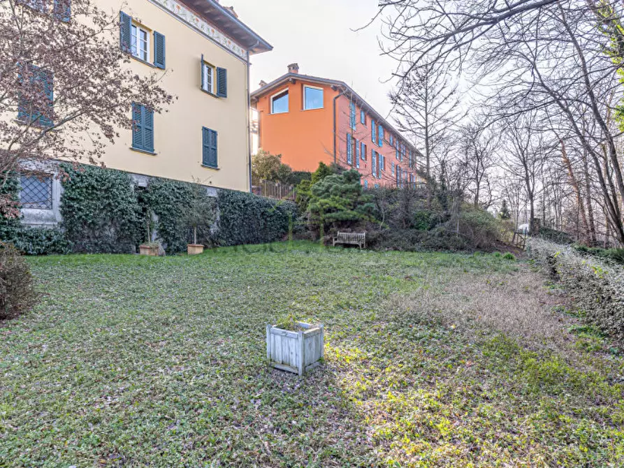 Immagine 22 di Appartamento in vendita  in Alzate Brianza Via della Noce 116 a Alzate Brianza