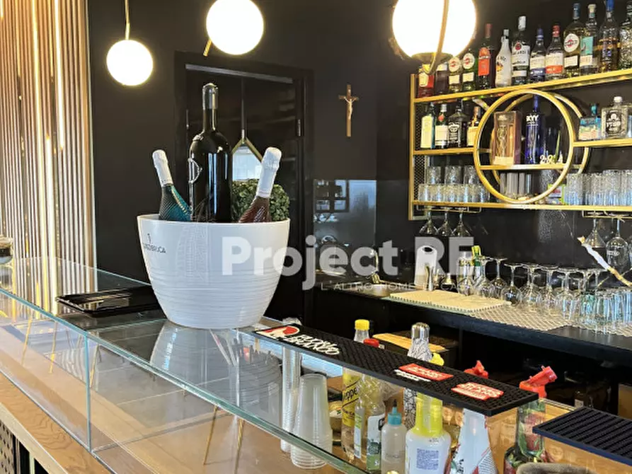 Immagine 5 di Attività commerciale in vendita  in Via Lungomare Cenide a Villa San Giovanni
