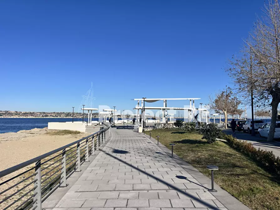 Immagine 6 di Attività commerciale in vendita  in Via Lungomare Cenide a Villa San Giovanni