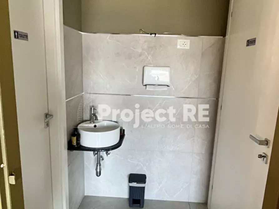 Immagine 37 di Attività commerciale in vendita  in Via Lungomare Cenide a Villa San Giovanni