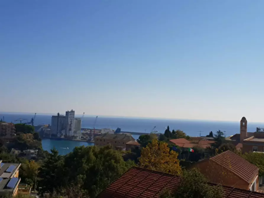 Immagine 2 di Appartamento in vendita  in Via Amendola a Savona