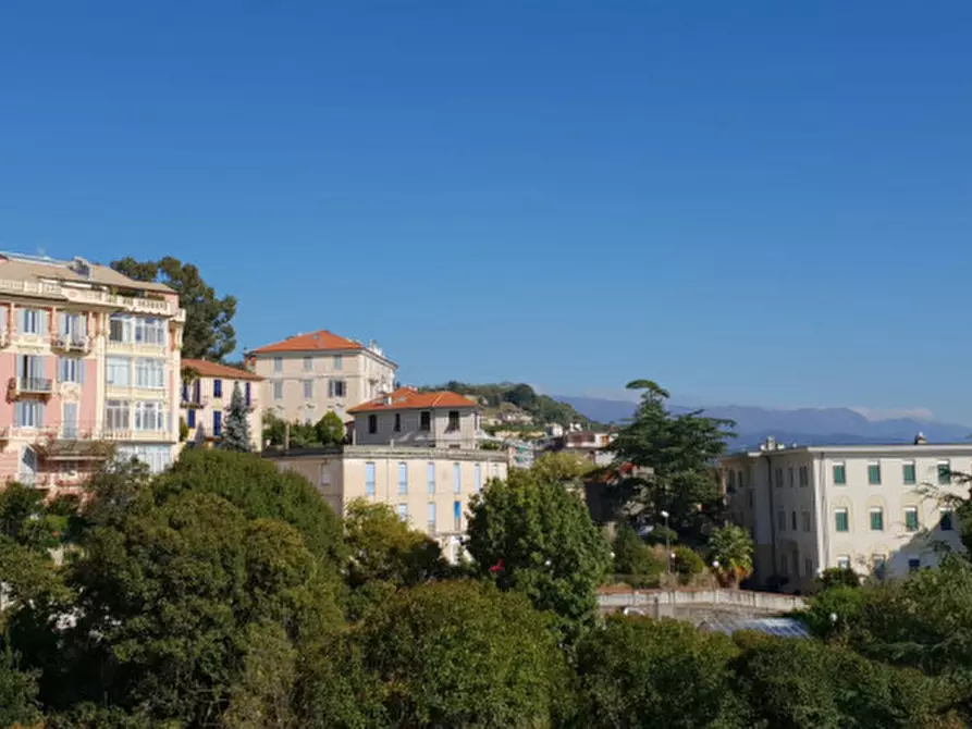 Immagine 3 di Appartamento in vendita  in Via Amendola a Savona