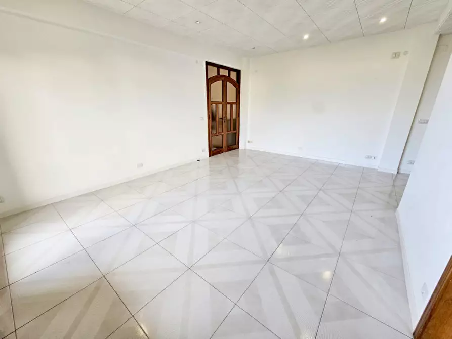 Immagine 7 di Appartamento in vendita  in Via Amendola a Savona