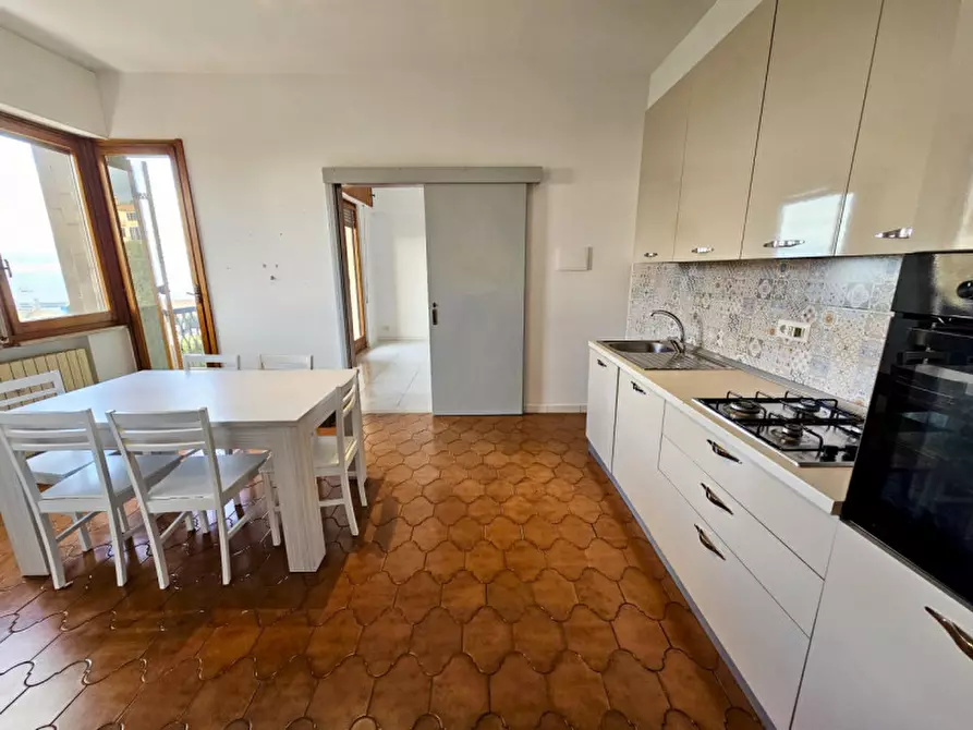 Immagine 12 di Appartamento in vendita  in Via Amendola a Savona