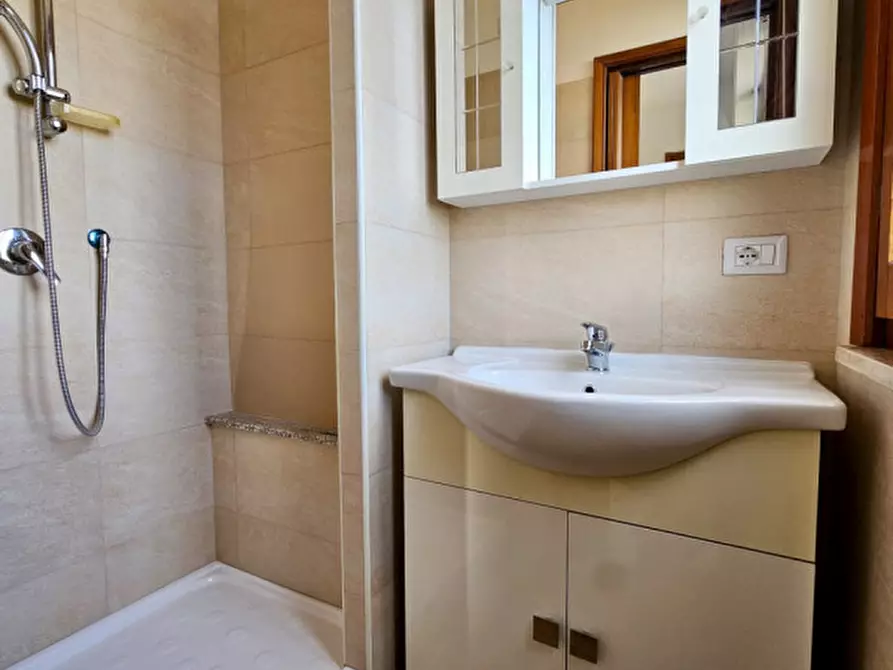 Immagine 15 di Appartamento in vendita  in Via Amendola a Savona