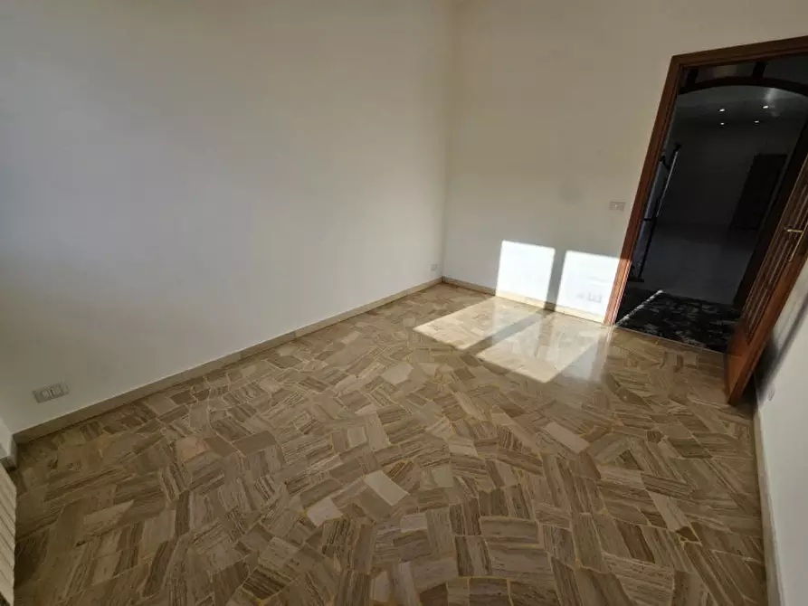 Immagine 21 di Appartamento in vendita  in Via Amendola a Savona