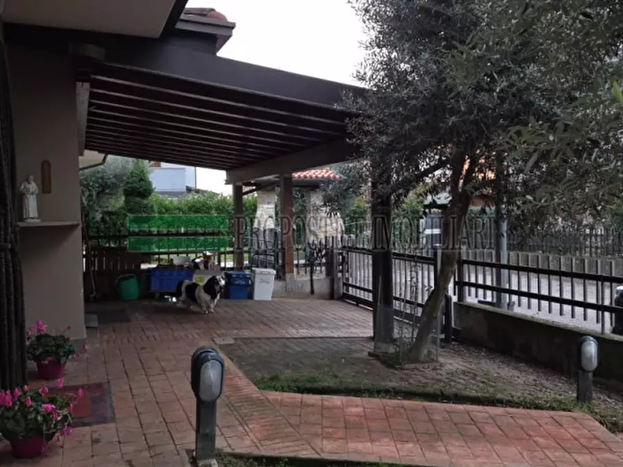 Immagine 2 di Casa quadrifamiliare in vendita  in Via Donatori di Sangue a Rodengo-Saiano