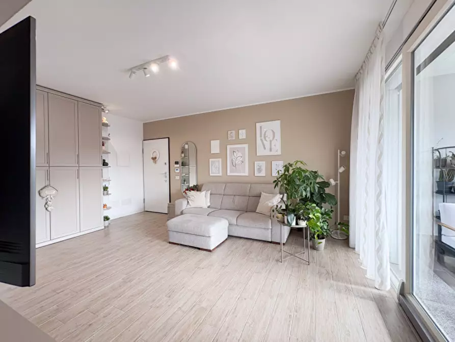 Immagine 3 di Appartamento in vendita  in Via Giuseppe Verdi 1 a Macherio