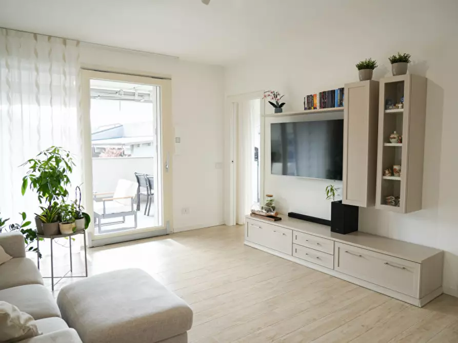 Immagine 4 di Appartamento in vendita  in Via Giuseppe Verdi 1 a Macherio