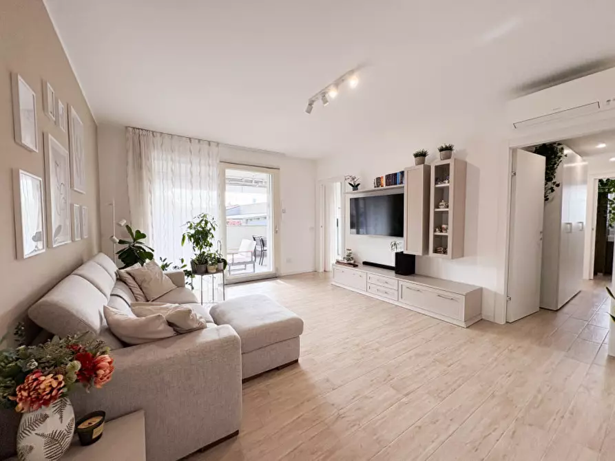 Immagine 5 di Appartamento in vendita  in Via Giuseppe Verdi 1 a Macherio