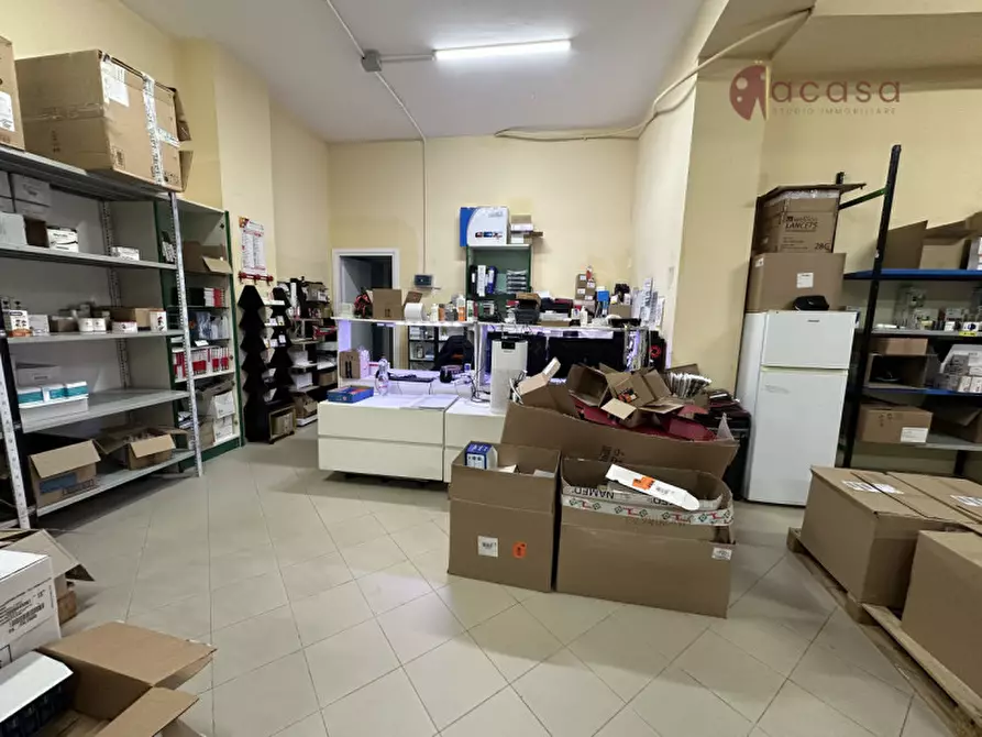 Immagine 9 di Negozio in vendita  in Via dei Cantieri 45 a Palermo