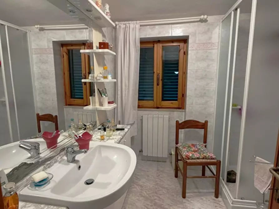 Immagine 8 di Appartamento in vendita  in Noferi-Lavatoio a Montevarchi