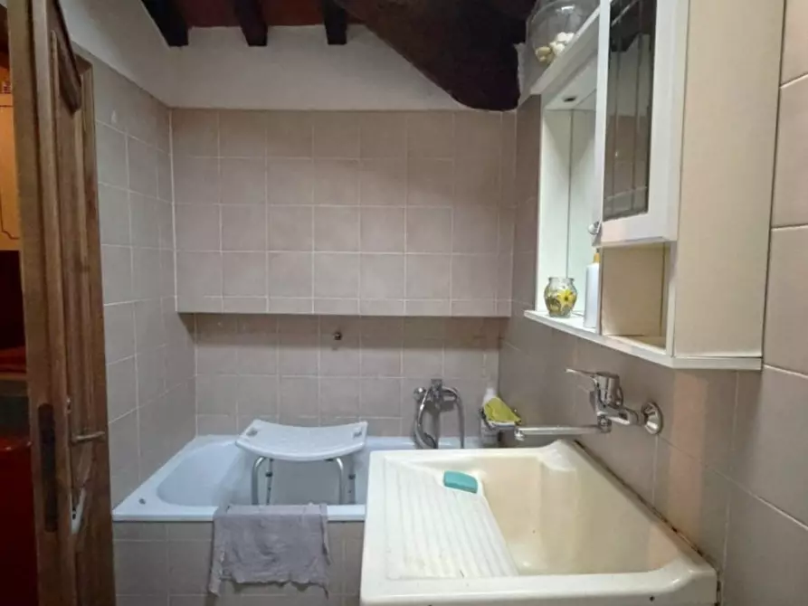 Immagine 11 di Appartamento in vendita  in Noferi-Lavatoio a Montevarchi