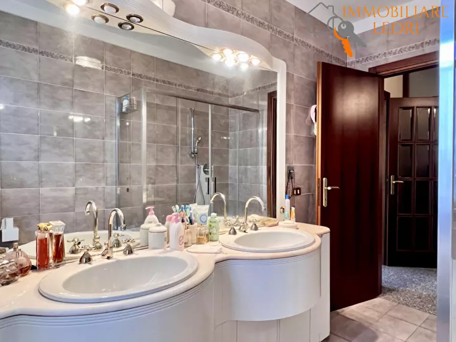 Immagine 9 di Appartamento in vendita  in Via Belvedere a Verona