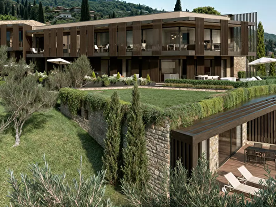 Immagine 3 di Villa in vendita  in Via Gioacchino Rossini a Torri Del Benaco