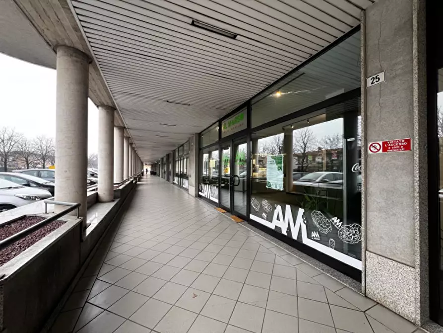 Immagine 26 di Attività commerciale in vendita  in Via Masaccio a Brescia