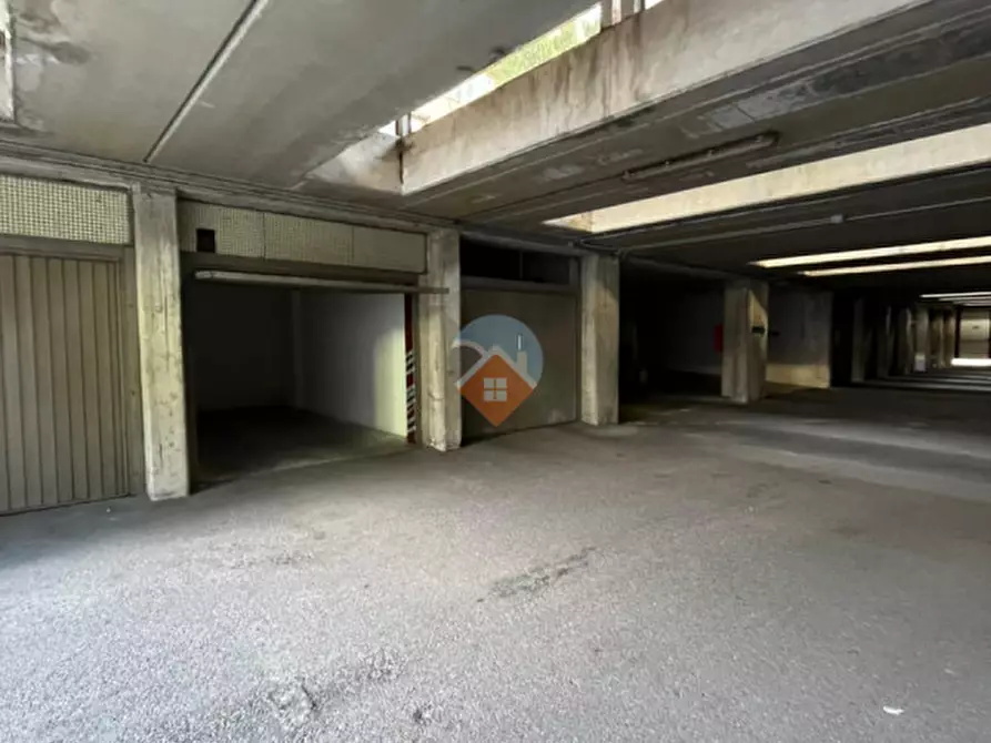 Immagine 2 di Garage in vendita  in Via Unione a Rovereto