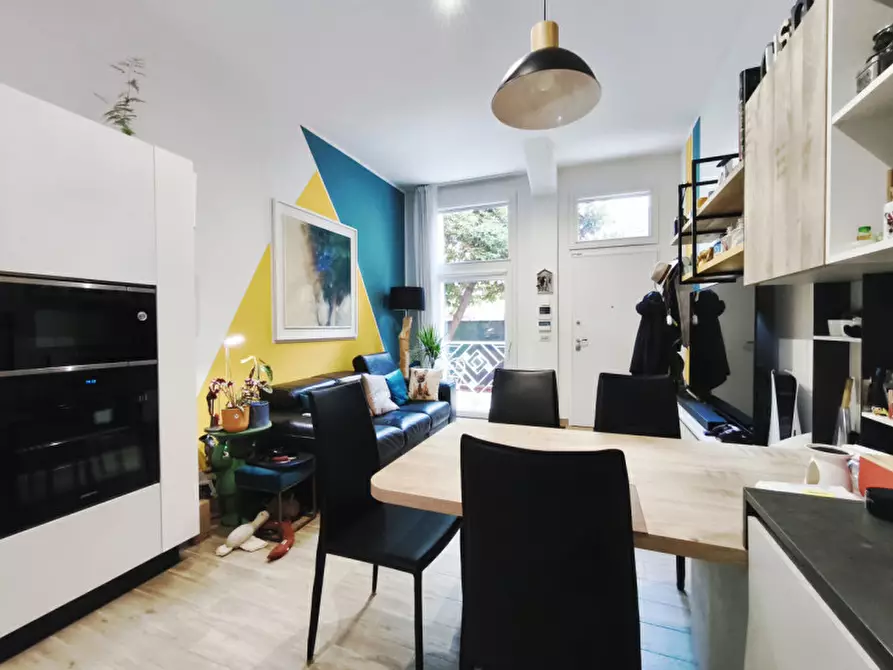 Immagine 2 di Appartamento in vendita  in Via Laura Bassi Veratti a Bologna