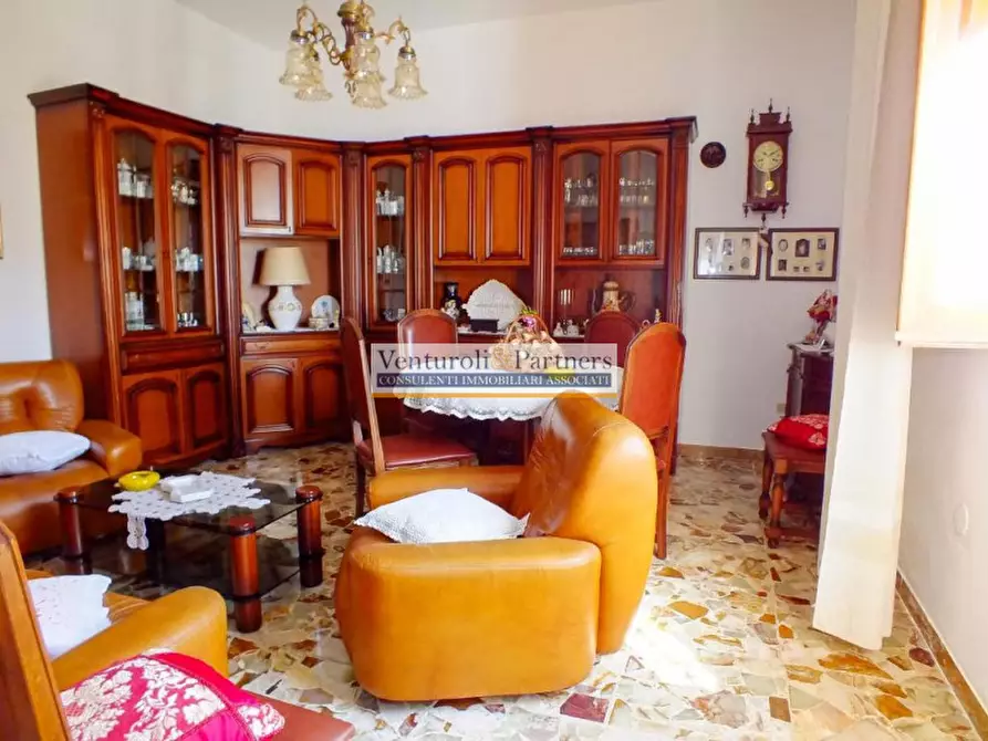 Immagine 2 di Villa in vendita  in Via Pratomaggiore a Desenzano Del Garda