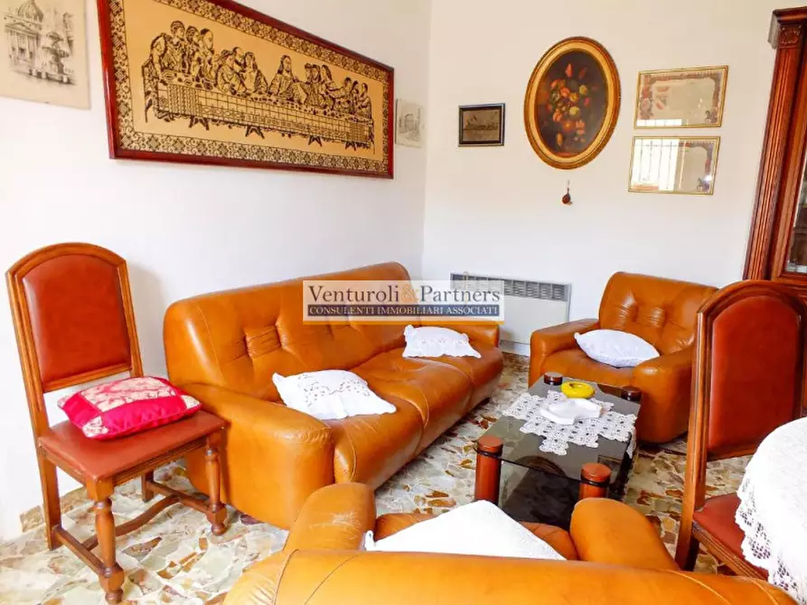 Immagine 5 di Villa in vendita  in Via Pratomaggiore a Desenzano Del Garda