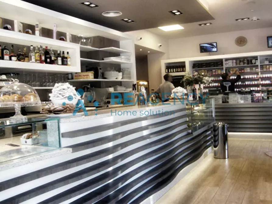 Immagine 1 di Attività commerciale in vendita  a Lonigo