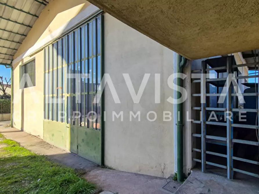 Immagine 4 di Magazzino in vendita  in Via Giuseppe Garibaldi a Bedizzole