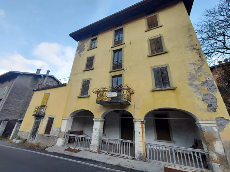 Immagine 3 di Palazzo in vendita  in Via Scalina a Schilpario