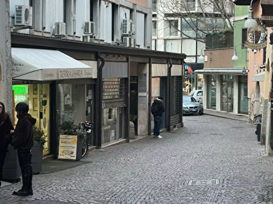 Immagine 3 di Negozio in vendita  in VICOLO DEL VO a Trento