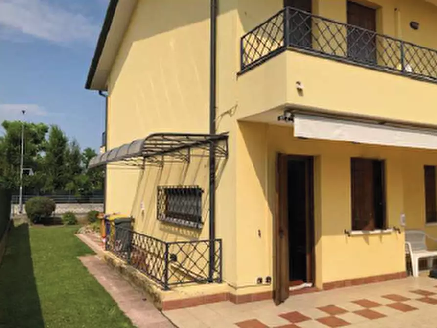 Immagine 2 di Casa bifamiliare in vendita  in Via Giacomo Matteotti, 9 a Istrana