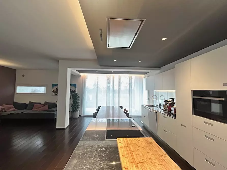 Immagine 1 di Villetta a schiera in vendita  in borgo Montegrappa a Castelfranco Veneto