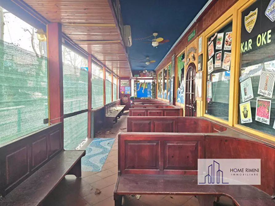 Immagine 12 di Negozio in vendita  in viale mantova 14 a Rimini