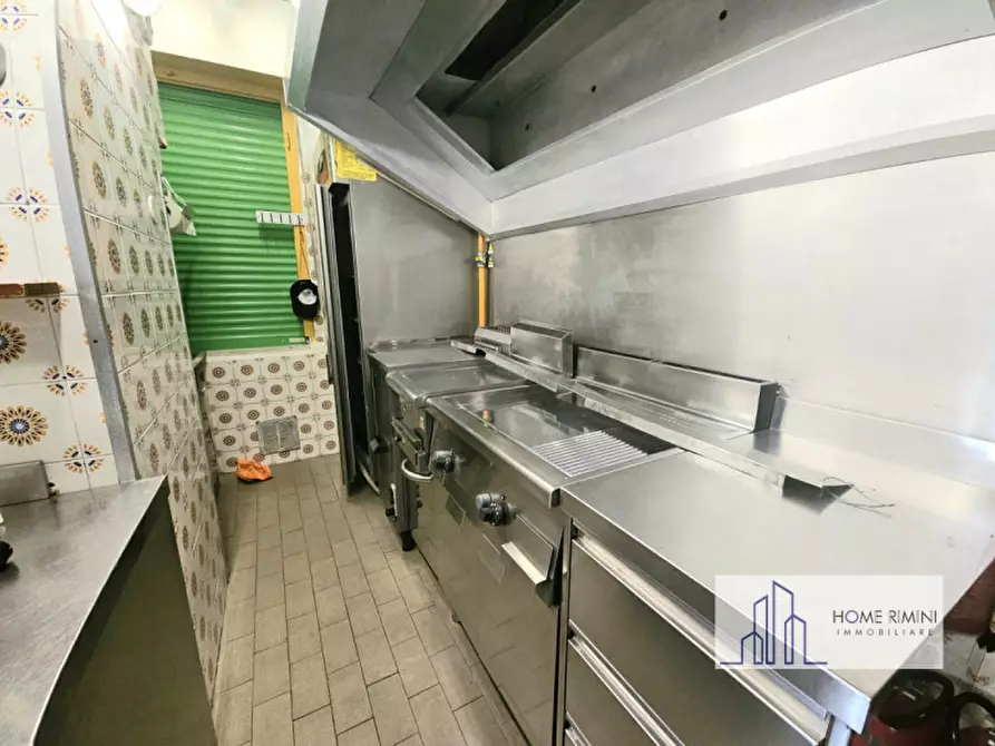 Immagine 16 di Negozio in vendita  in viale mantova 14 a Rimini