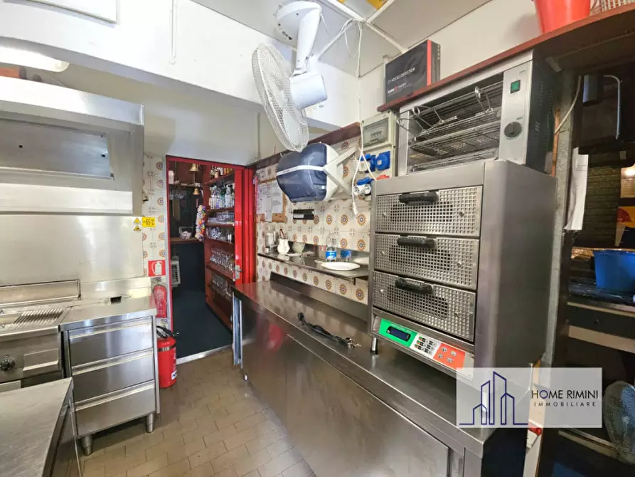 Immagine 17 di Negozio in vendita  in viale mantova 14 a Rimini
