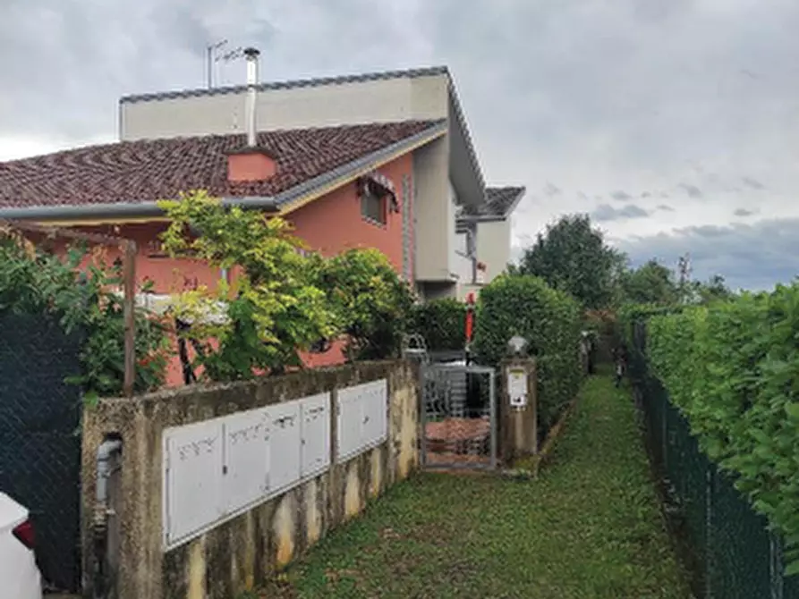 Immagine 4 di Appartamento in vendita  in Via Po, 45 a Volpago Del Montello