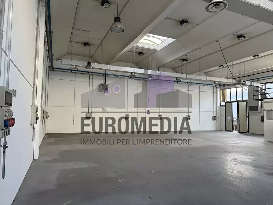 Immagine 2 di Capannone industriale in vendita  in Via Strà a Colognola Ai Colli