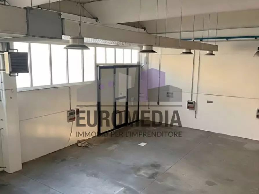 Immagine 3 di Capannone industriale in vendita  in Via Strà a Colognola Ai Colli